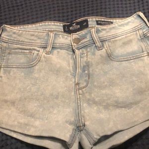 Light wash jean shorts 2” inseam size 5 w 27”